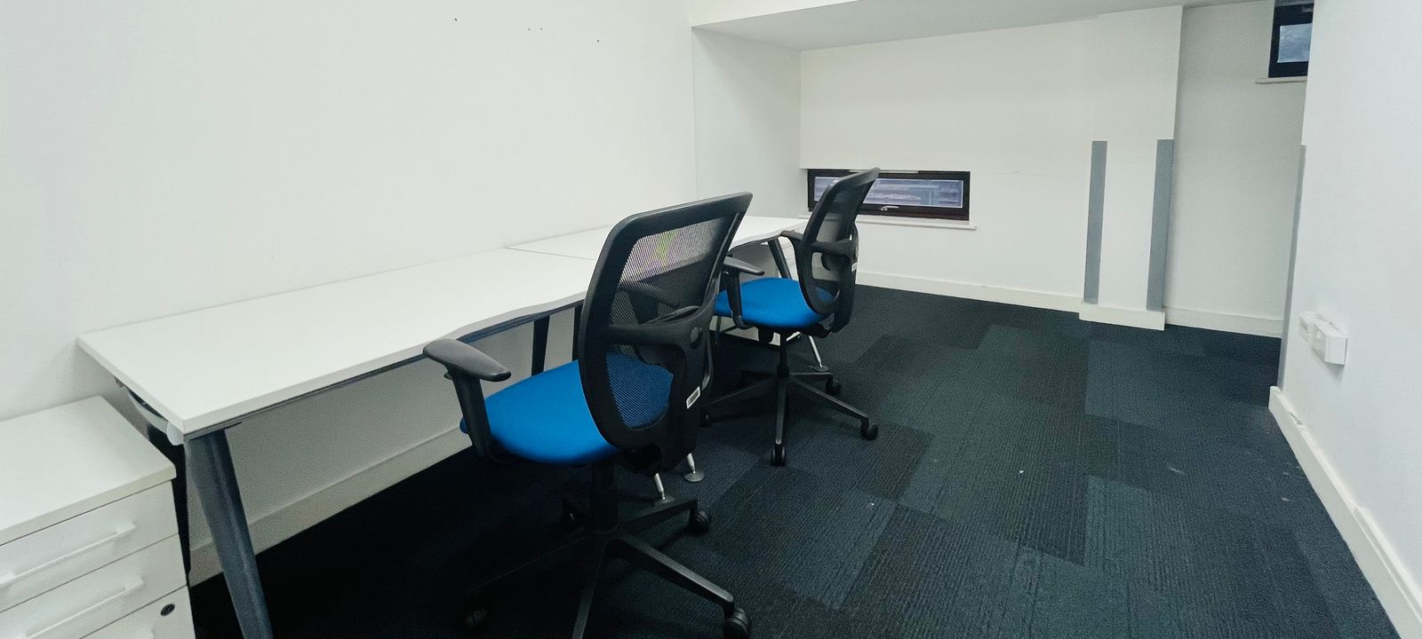 Addison Bridge Place, Kensington - Image 1