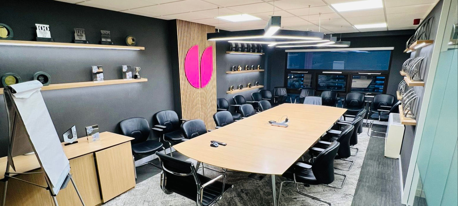 Addison Bridge Place, Kensington - Image 1