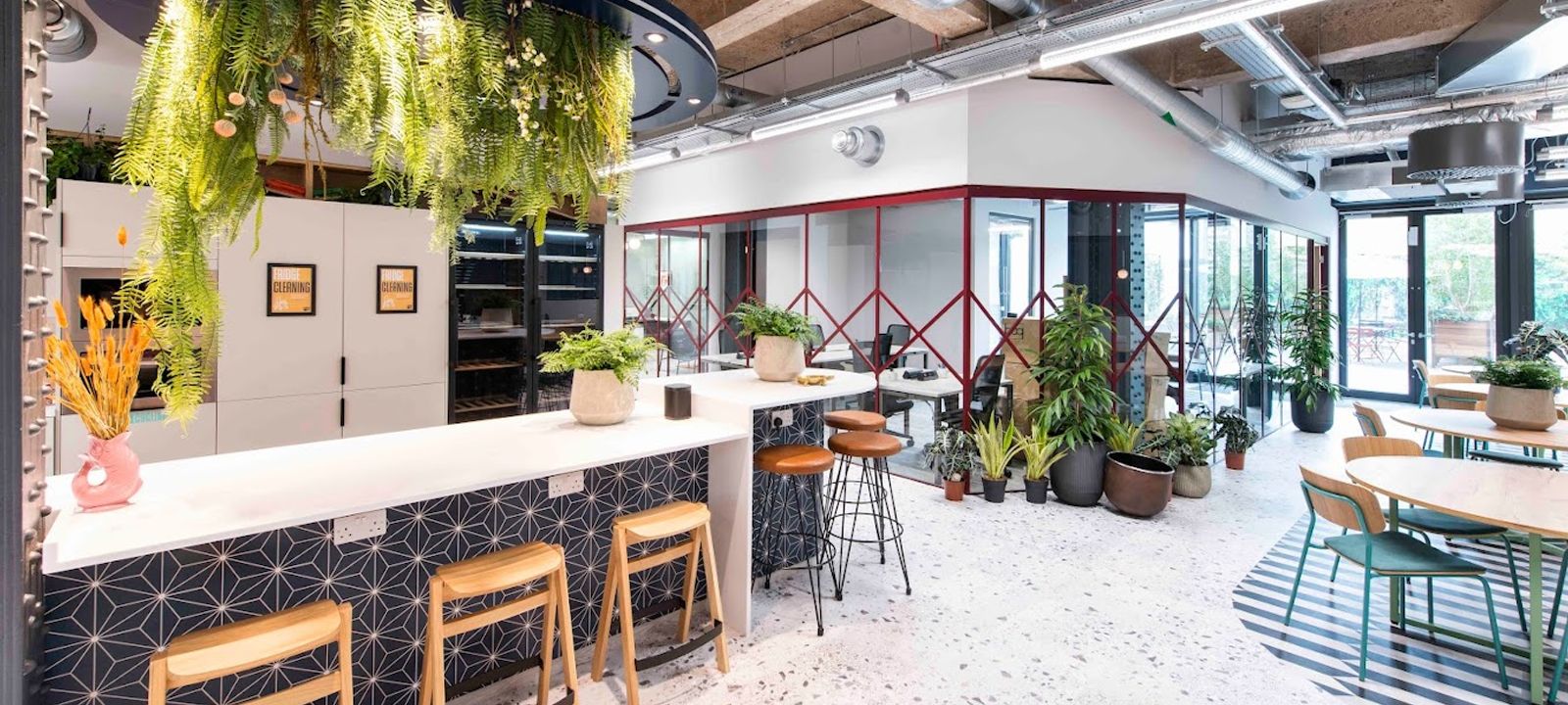 2 Whitechapel Road, Greater London - Image 1