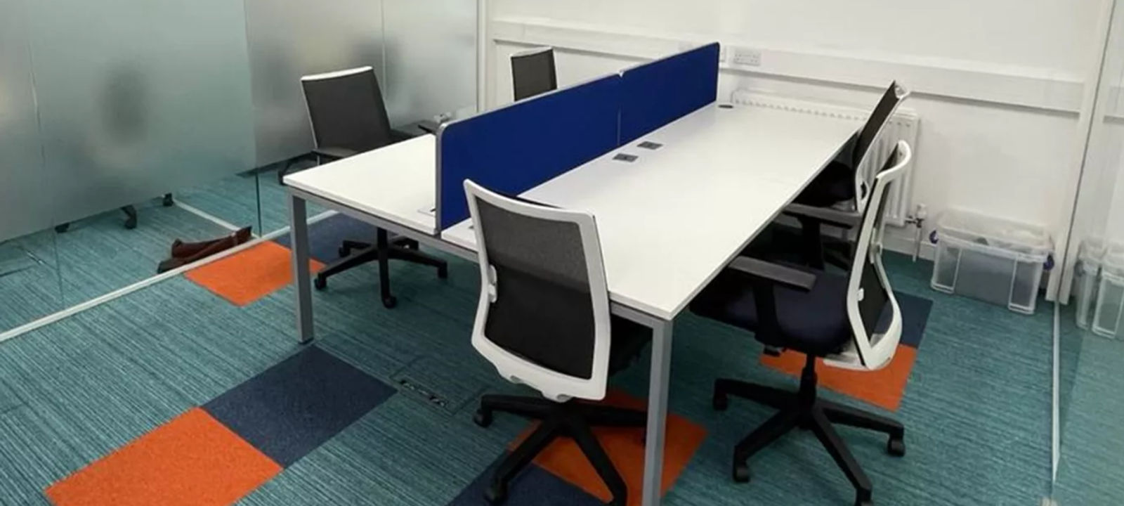 33 Hanworth Road, Surrey - Image 1