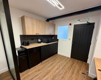 9 Person Private Office
