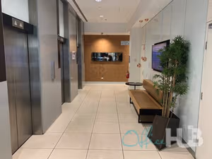 1 Person Shared Office