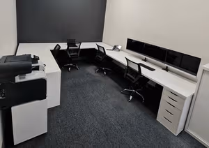 4 Person Private Office