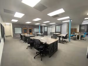 4 Person Coworking Desk