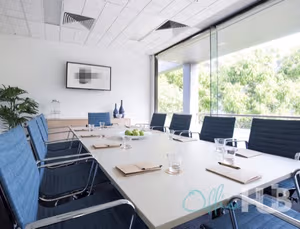 4 Person Private Office