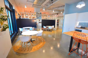 1 Person Coworking Desk