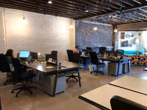 1 Person Coworking Desk