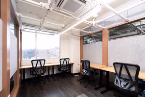 20 Person Private Office