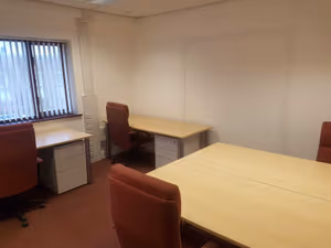 5 Person Private Office