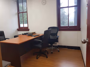 10 Person Private Office