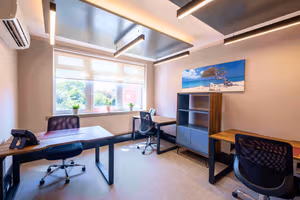 1 Person Private Office