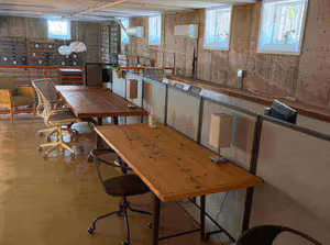 1 Person Coworking Desk