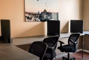 1 Person Coworking Desk