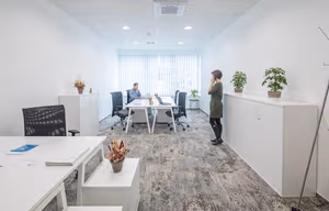 10 Person Private Office