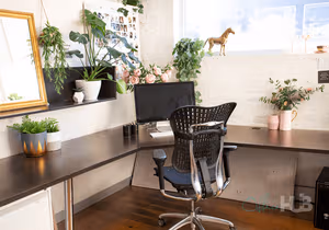 5 Person Shared Office