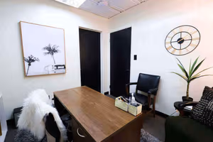 4 Person Coworking Desk