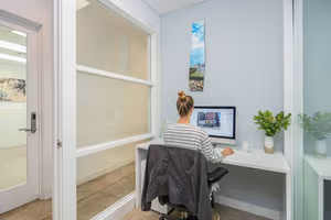 1 Person Coworking Desk