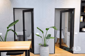 6 Person Shared Office