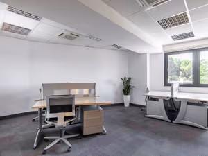 30 Person Private Office