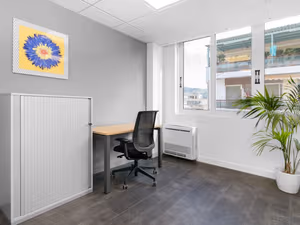 7 Person Private Office