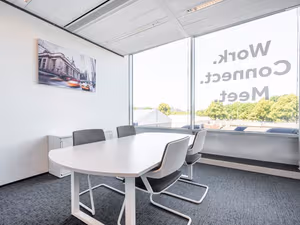 10 Person Private Office