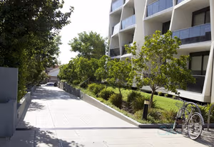 1 Person Shared Office