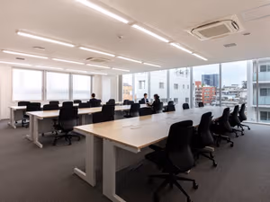 1 Person Coworking Desk