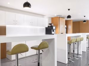 4 Person Private Office