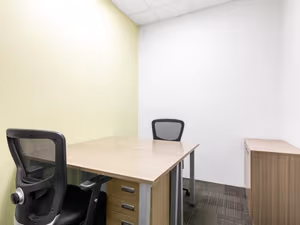 4 Person Private Office