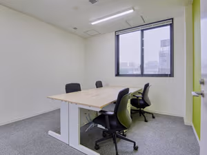 3 Person Private Office