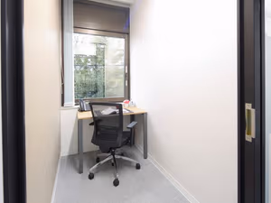 3 Person Private Office