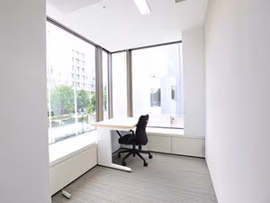 15 Person Private Office