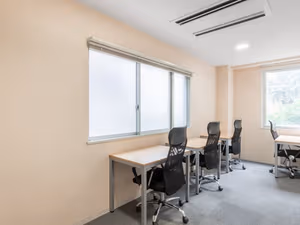 30 Person Private Office