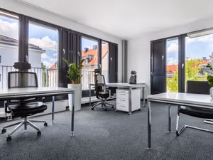 5 Person Private Office