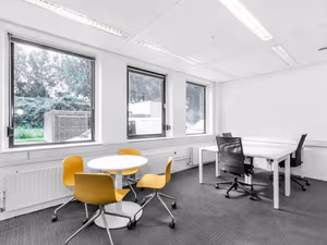 4 Person Private Office