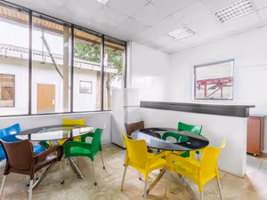 25 Person Private Office
