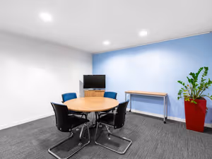 40 Person Private Office
