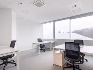 20 Person Private Office