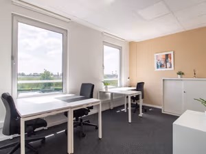 20 Person Private Office