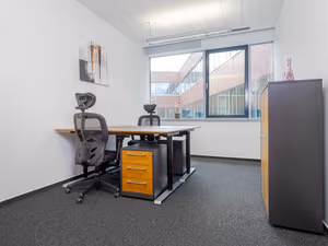 3 Person Private Office