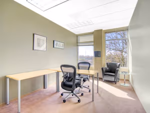 5 Person Private Office