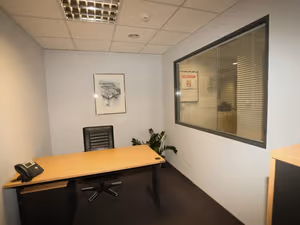 5 Person Private Office