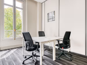 5 Person Private Office