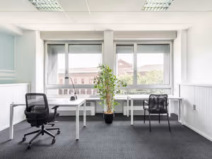 3 Person Private Office