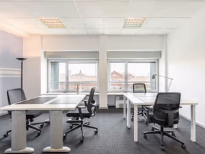 30 Person Private Office