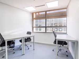 10 Person Private Office