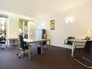 7 Person Private Office