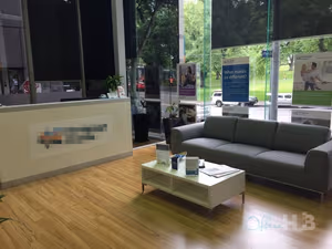 3 Person Shared Office