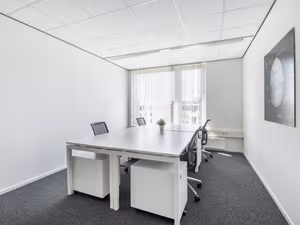 4 Person Private Office