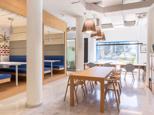 1 Person Coworking Desk